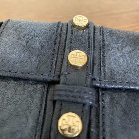 NWT Tory Burch Wallet with gold adornments - Picture 8 of 10